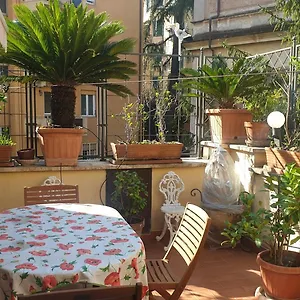 Appartamento 2mg: Con Terrazzo Nel Cuore Di Roma!, Roma